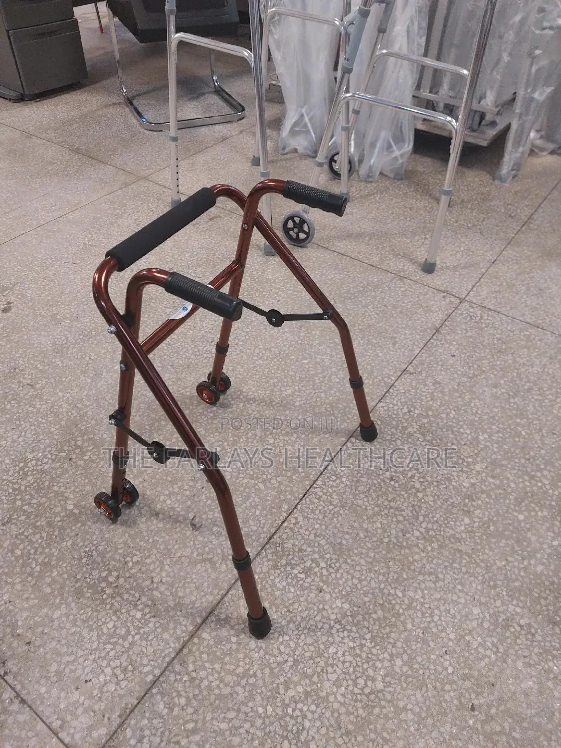 Chidren Walker With Wheels*^