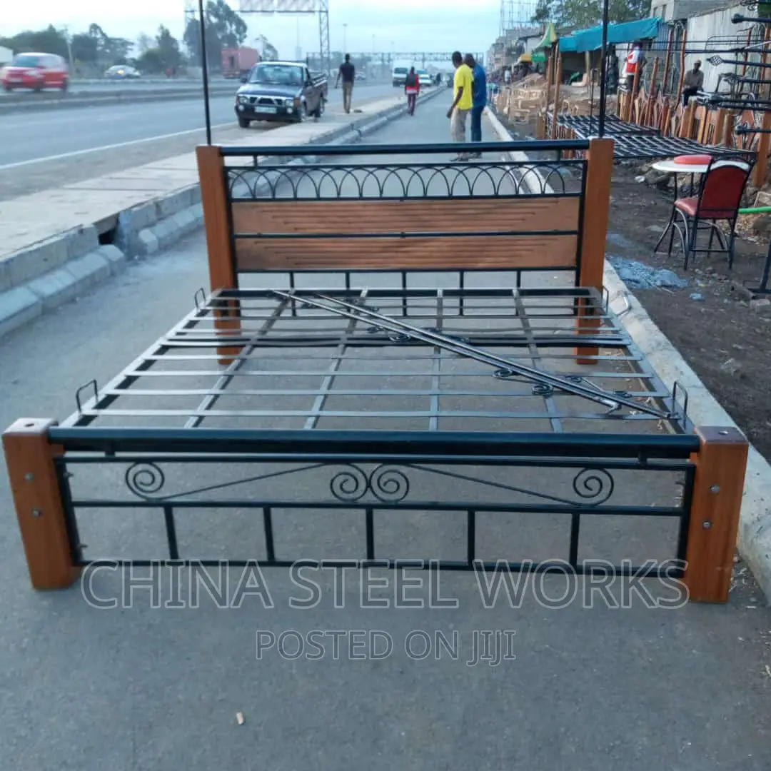 5*6 Metalic Bed Hardwood Stands