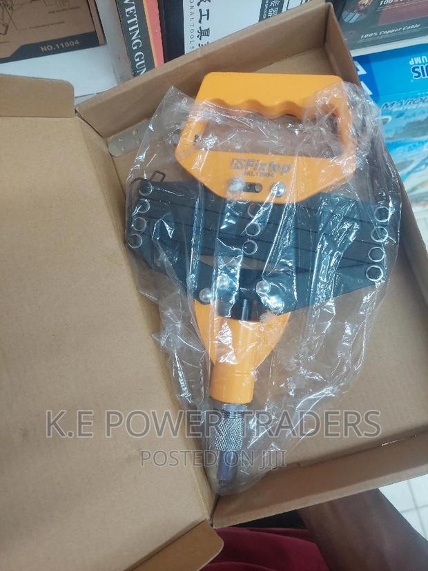 Hand Riveting Gun - main view