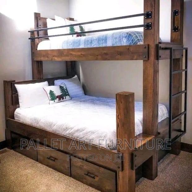 Double Deckor 5*6 by 3*1/2 Pallet Bed