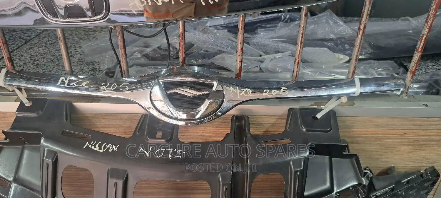 Fielde NZE 2005 2006 Bonnet Chrome