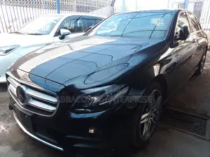 Mercedes-Benz E200 2016 Black