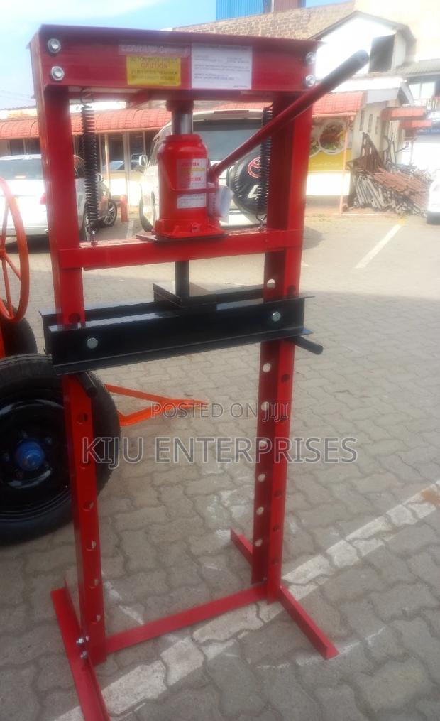 Hydraulic Press Machine - main view