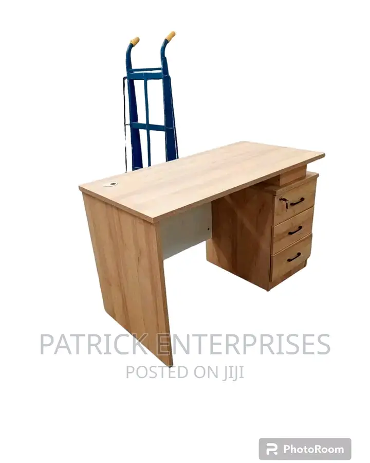 Executive Imported Morden Office Desk 1.2 MTRS