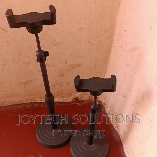 Mobile Universal Phone Holder. - main view