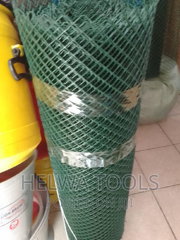 25m Plastic Chicken Wire/Poultry Wire Mesh - main view