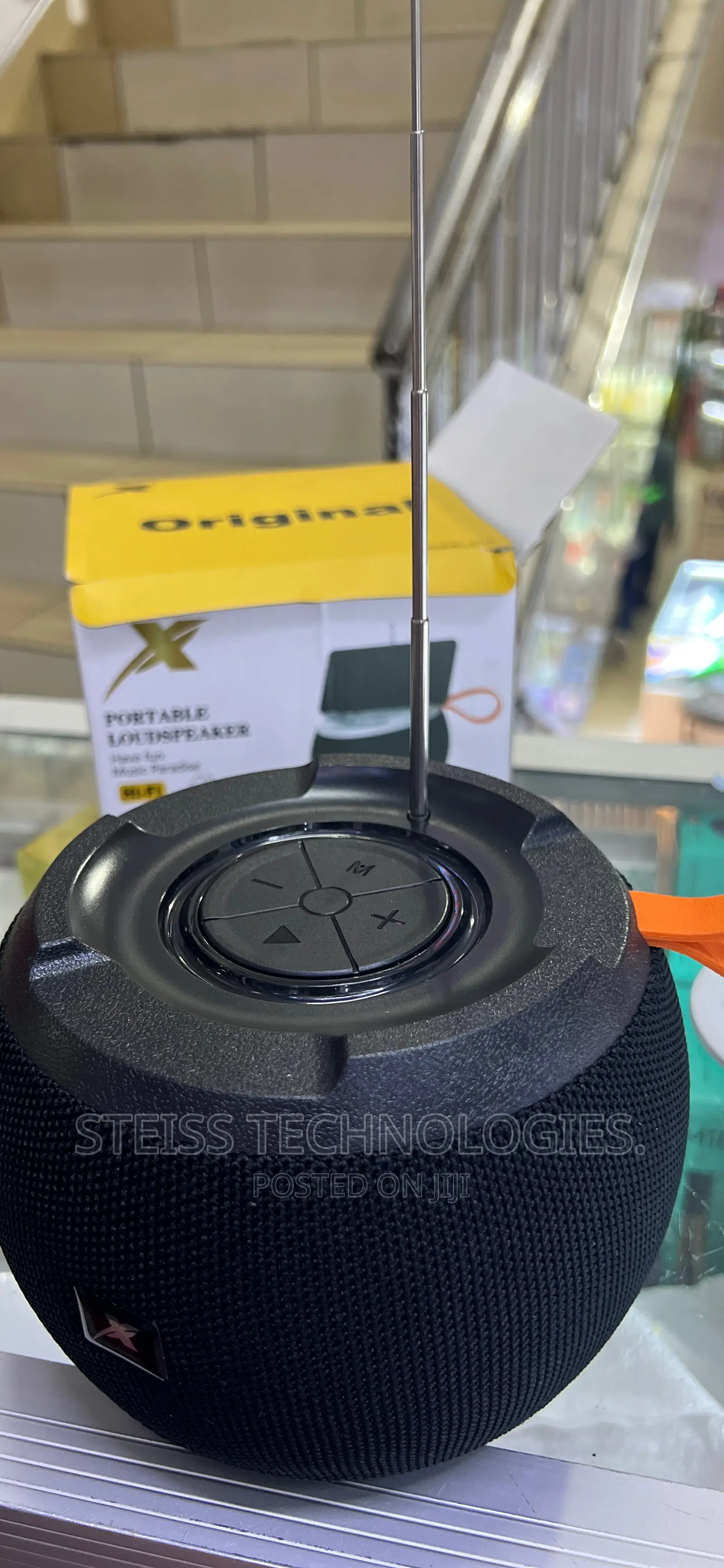 C15 Portable Bt Speaker.