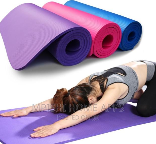 Exercise Yoga Mat 4mm - thumbnail 4