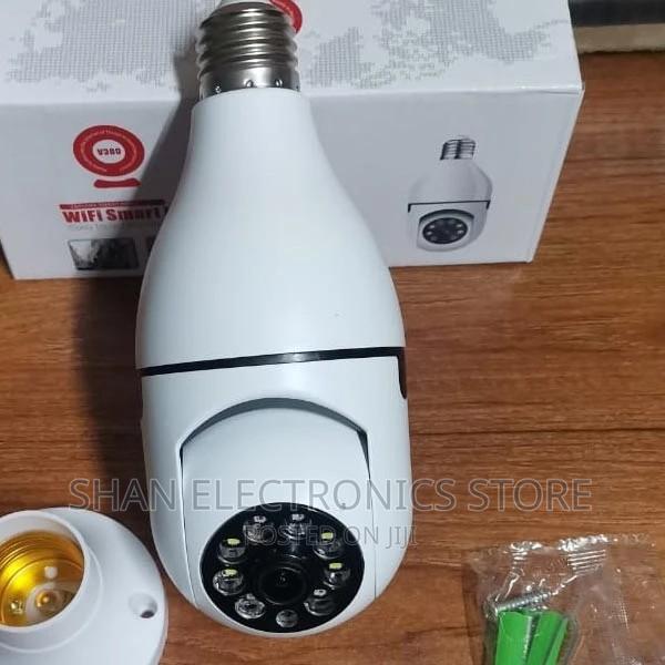 High-Toned 360 Rotate Auto Bulb Wifi PTZ Camera Bulb PTZ