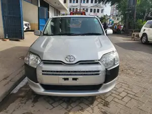 Toyota Succeed SV Premium 2016 Silver