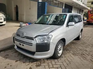 Toyota Succeed SV Premium 2016 Silver