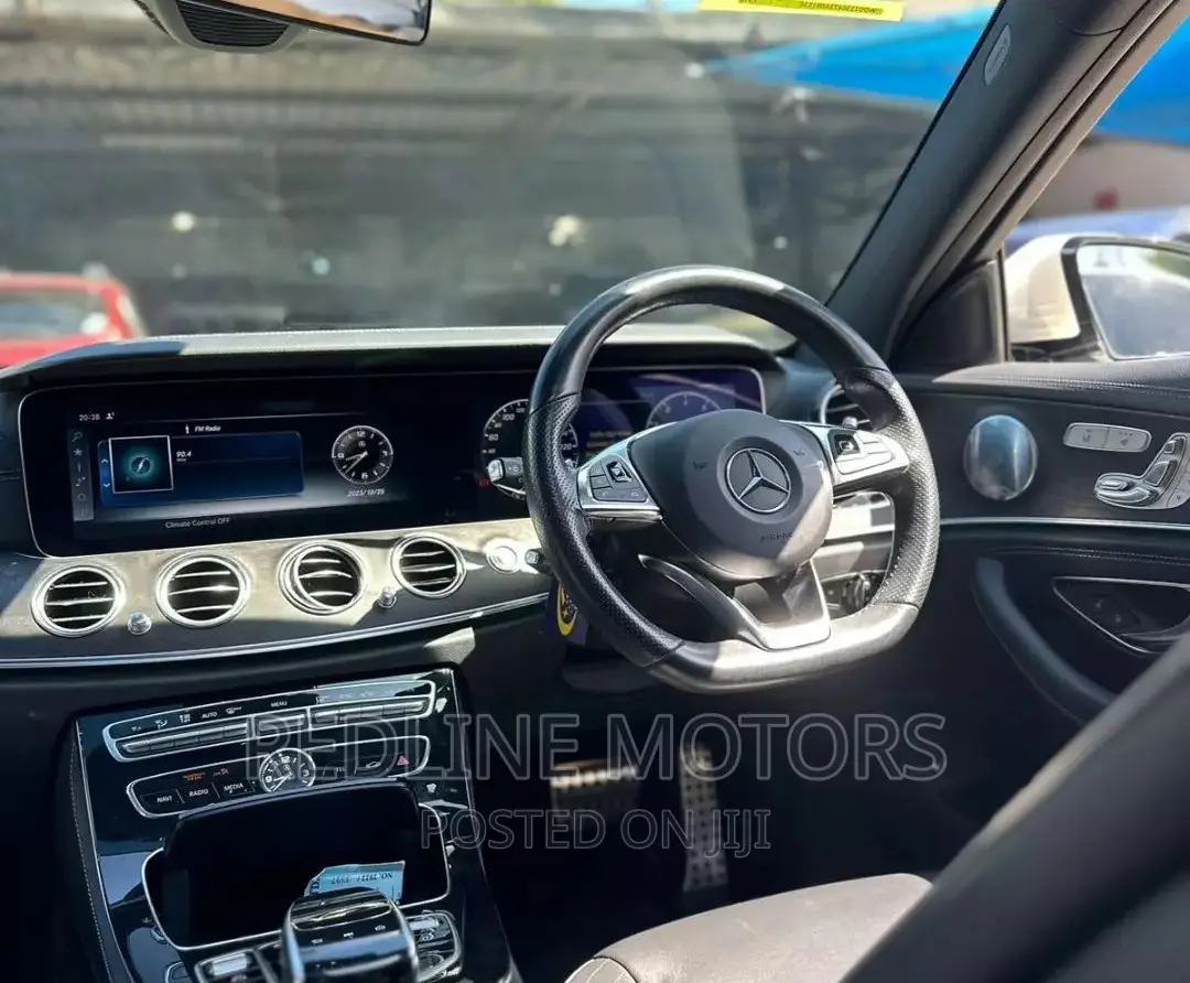 Mercedes-Benz E200 2016 Pearl