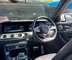 Mercedes-Benz E200 2016 Pearl