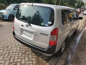 Toyota Succeed SV Premium 2016 Silver