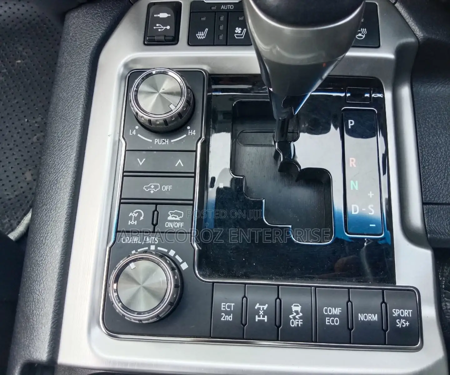 Toyota Land Cruiser 4.6 V8 ZX 2017 Gray