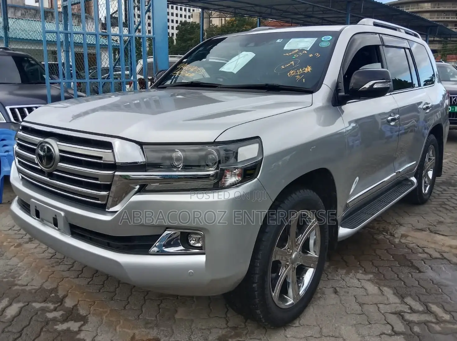 Toyota Land Cruiser 4.6 V8 ZX 2017 Gray