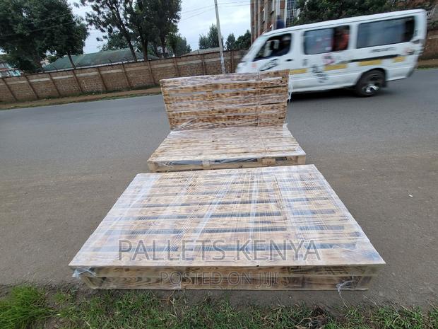 Pallet Bed- 6*6 Blazed and Detachable Pallet Bed. (Vs11)