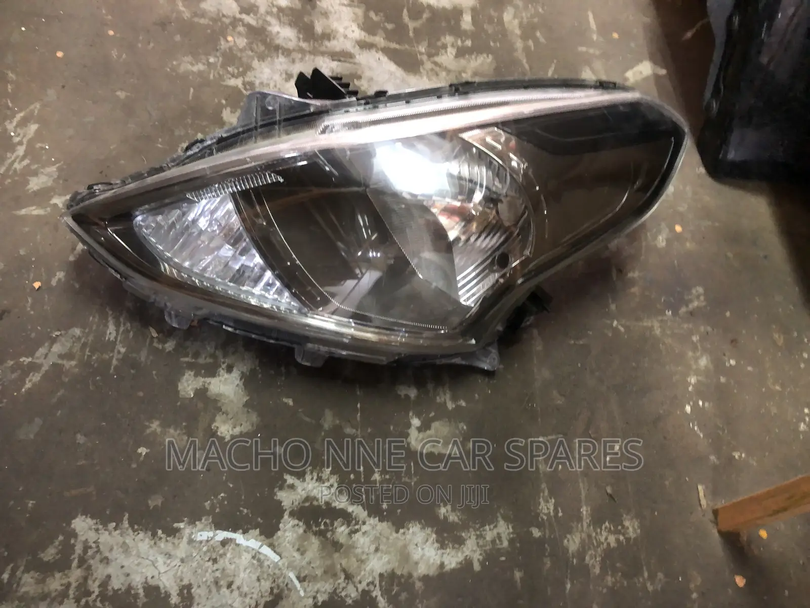 Nissan Latio 2015 Non Xenon Headlight