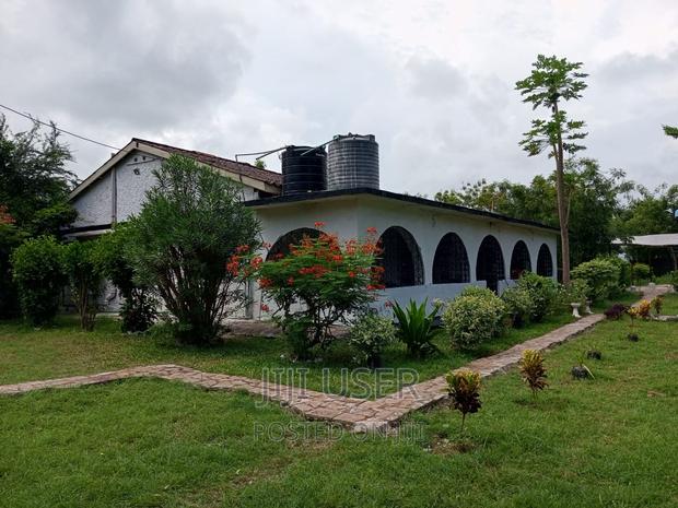 Furnished 4bdrm Bungalow in Tiwi for sale - thumbnail 3