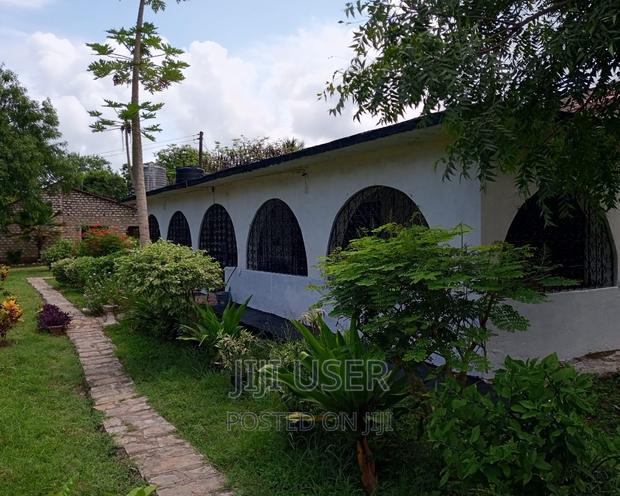 Furnished 4bdrm Bungalow in Tiwi for sale - thumbnail 5