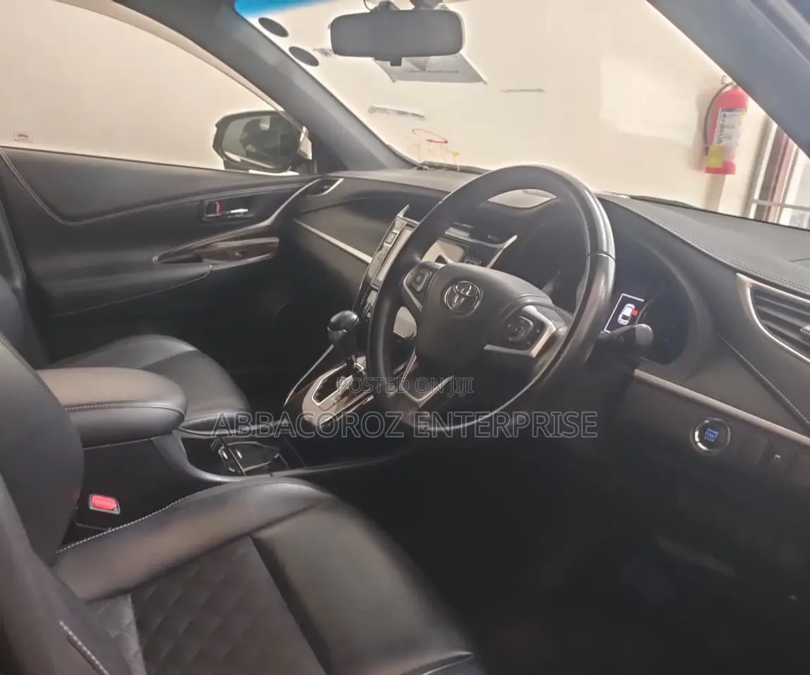 Toyota Harrier 2.0 4WD 2017 Matt Black