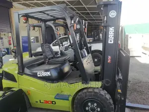 Clark DIESEL Fork Lifting Machine