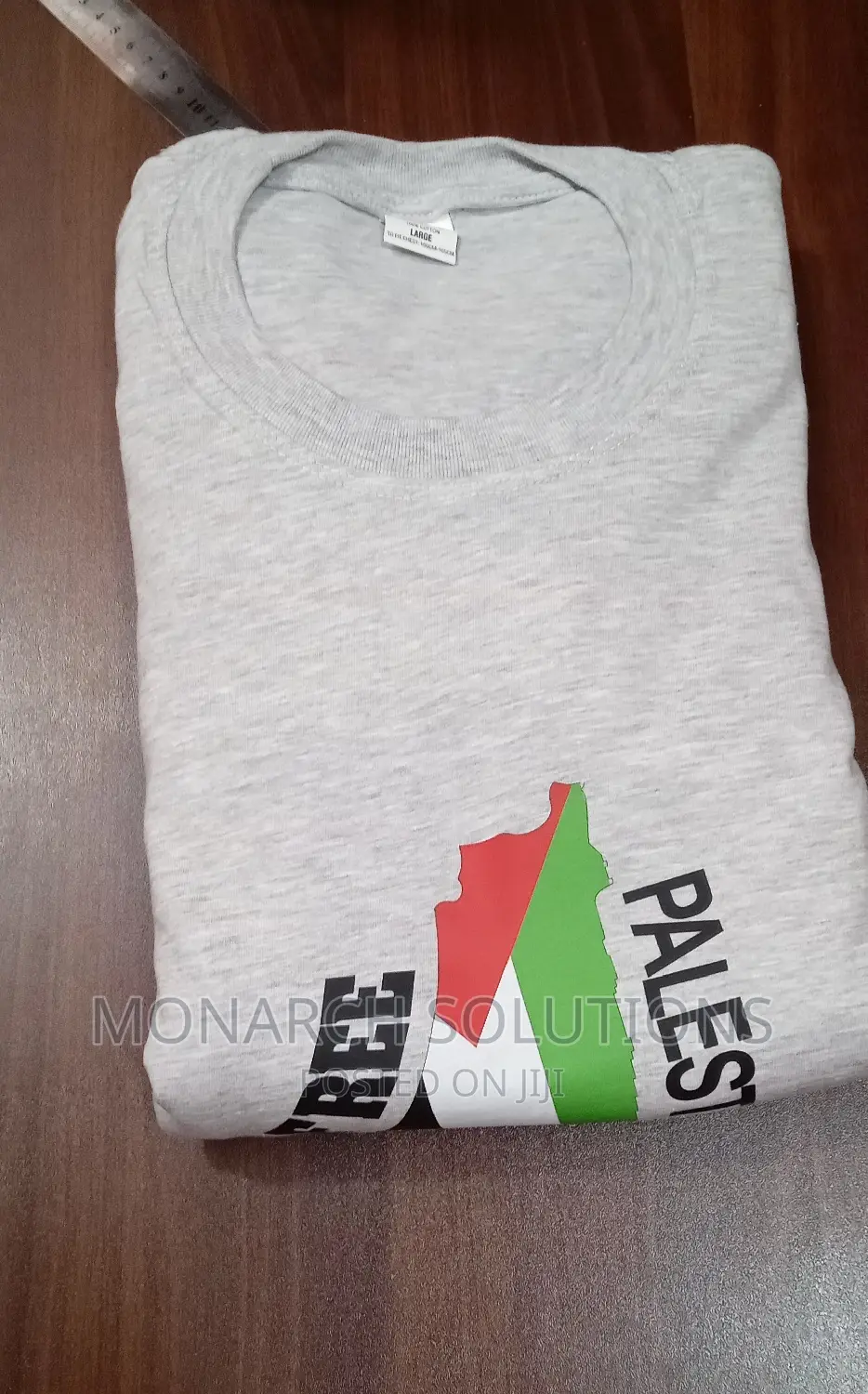 Tshirt Branded. Revolution