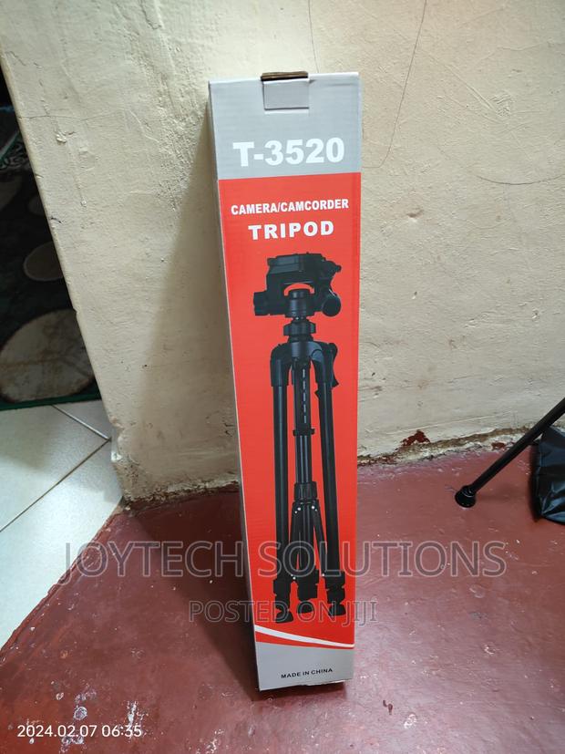 Imported Phone/ Camera Tripod Stand. 1400mm - thumbnail 2