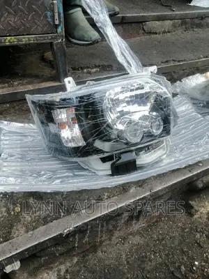 Toyota Hiace 7l /9l New Model Headlight
