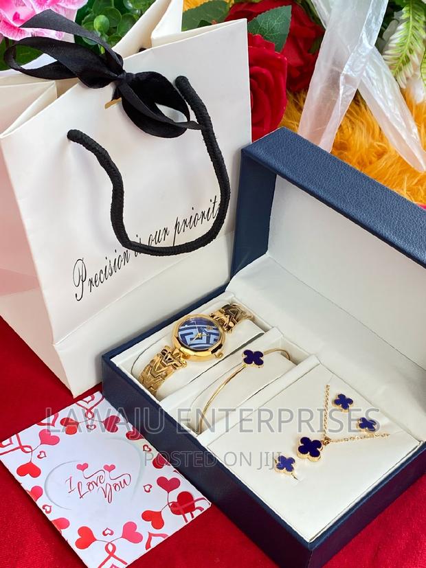 Blue Flower Design Women's Necklace Gift Package - main view