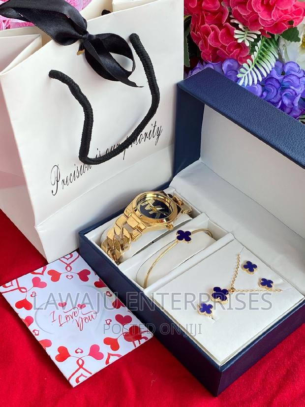 Blue Flower Design Women's Necklace Gift Package - thumbnail 3