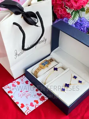 Blue Flower Design Women's Necklace Gift Package
