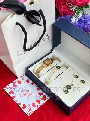 Green Design Valentine's Ladies Watch Gift Set
