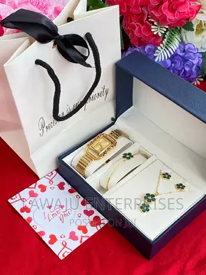 Green Design Valentine's Ladies Watch Gift Set