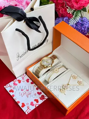 White Flower Design Valentine's Ladies Gift Set