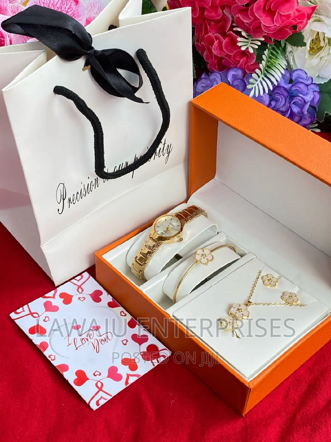 White Flower Design Valentine's Ladies Gift Set