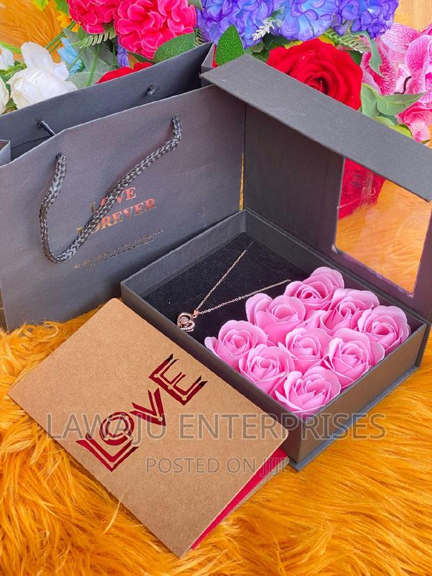 Pink Roses Ladies Gift Set - thumbnail 3