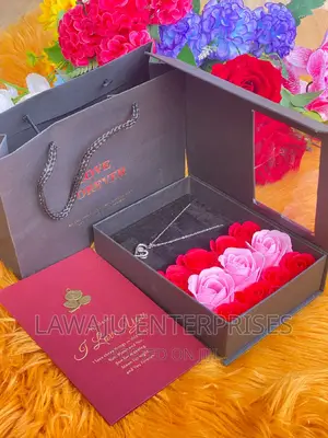 Assorted Roses Ladies Gift Package