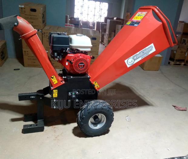 Petrol Wood Chipper Machine - thumbnail 3