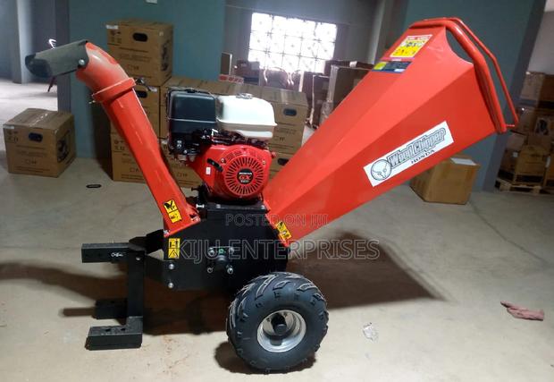 Petrol Wood Chipper Machine - thumbnail 4