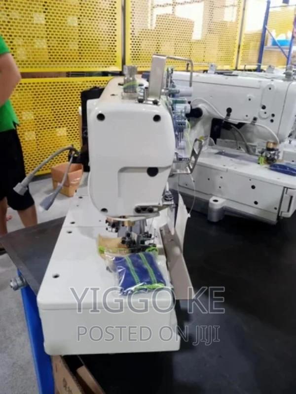 LT500 Sewing Machine - thumbnail 2