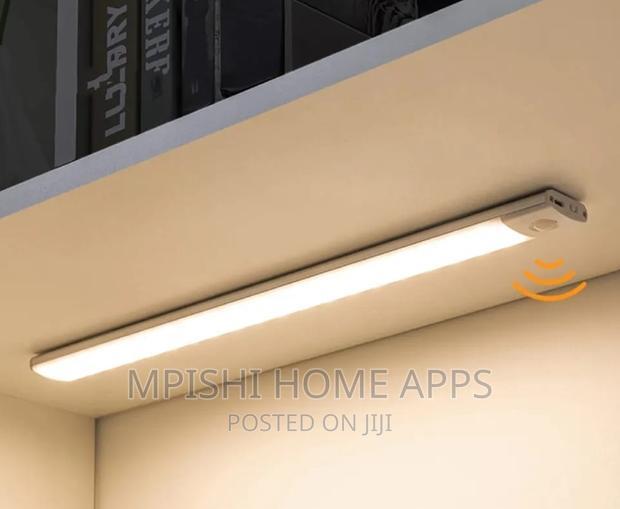 Magnetic Motion Sensor Light - thumbnail 2
