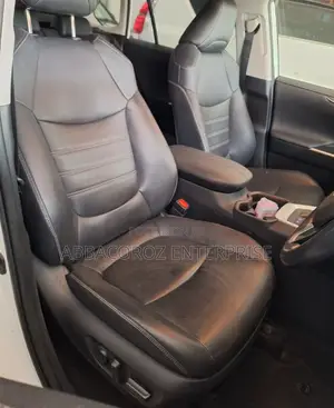 Toyota RAV4 2019 Off white
