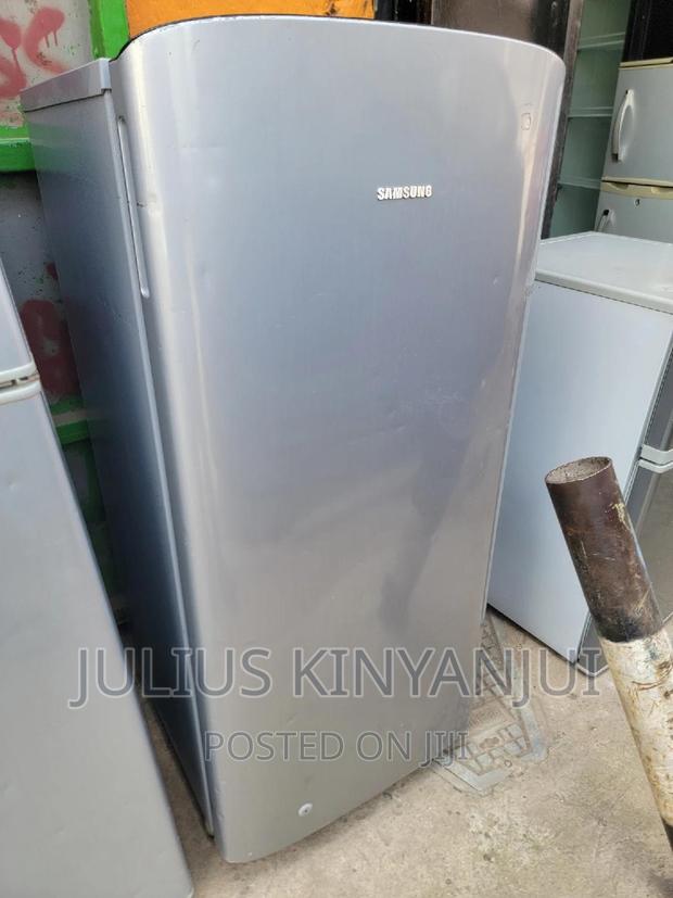 Samsung Fridge 200L - thumbnail 2