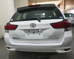 Toyota Corolla Fielder 2016 Ivory