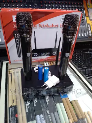 UHF86 EV Wireless Microphone With Rechargeable Receiver