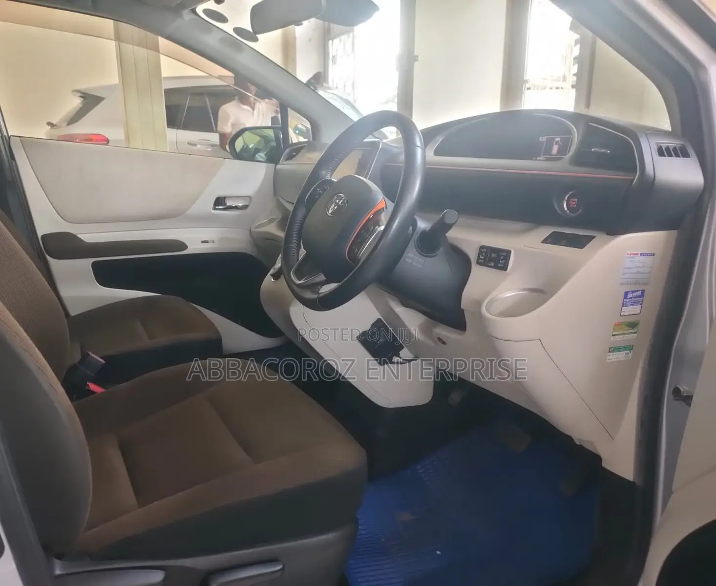 Toyota Sienta 1.5 AWD (6-seater) 2016 Gray