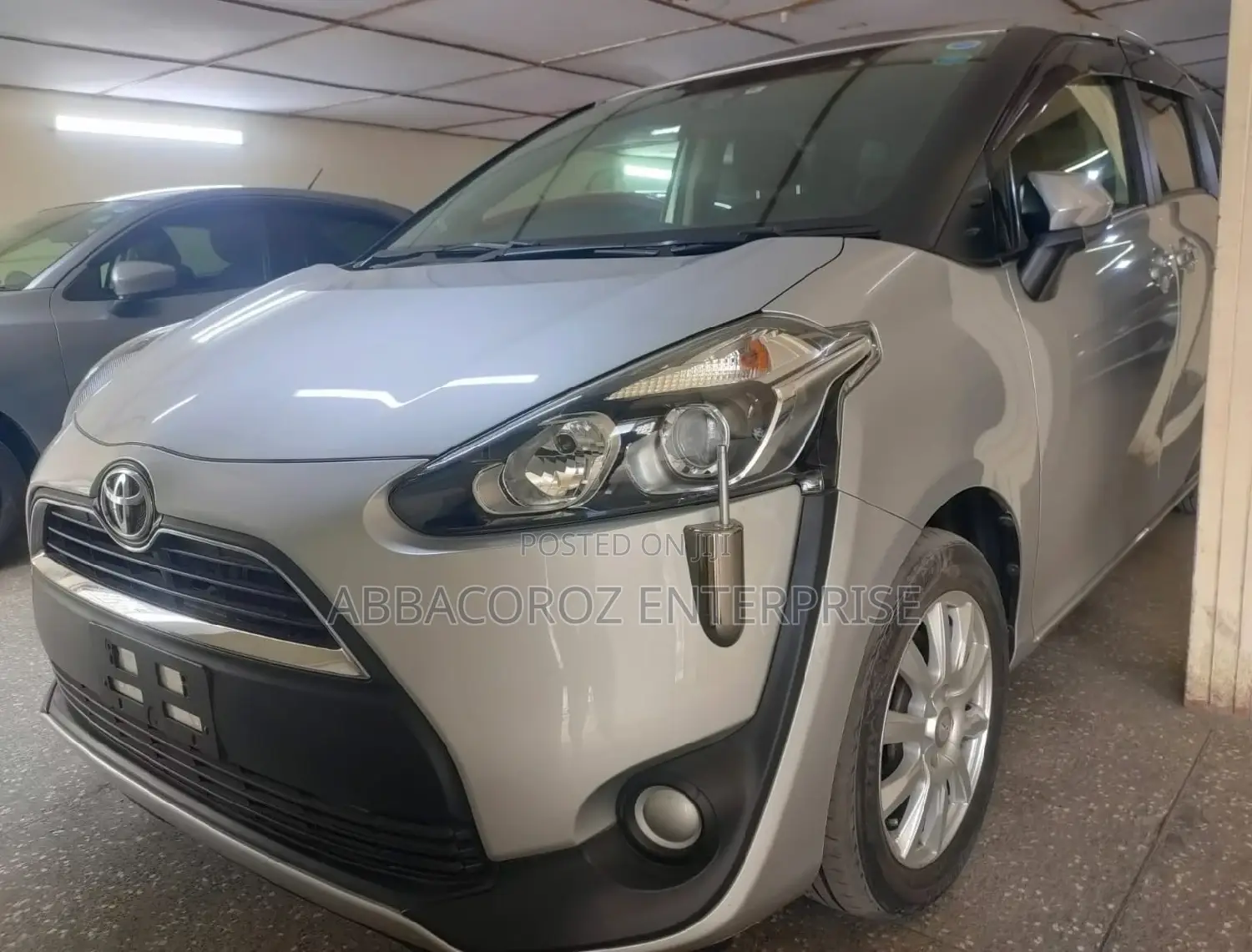 Toyota Sienta 1.5 AWD (6-seater) 2016 Gray