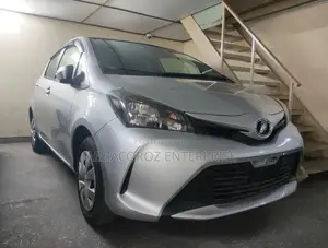 Toyota Vitz 1.0 FWD 3dr 2016 Silver