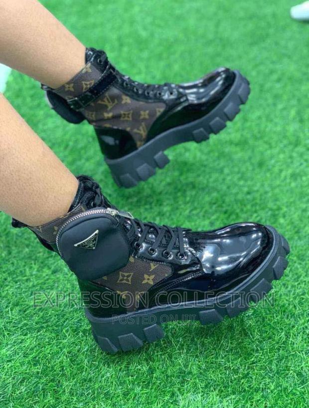 Ladies Boots - thumbnail 2